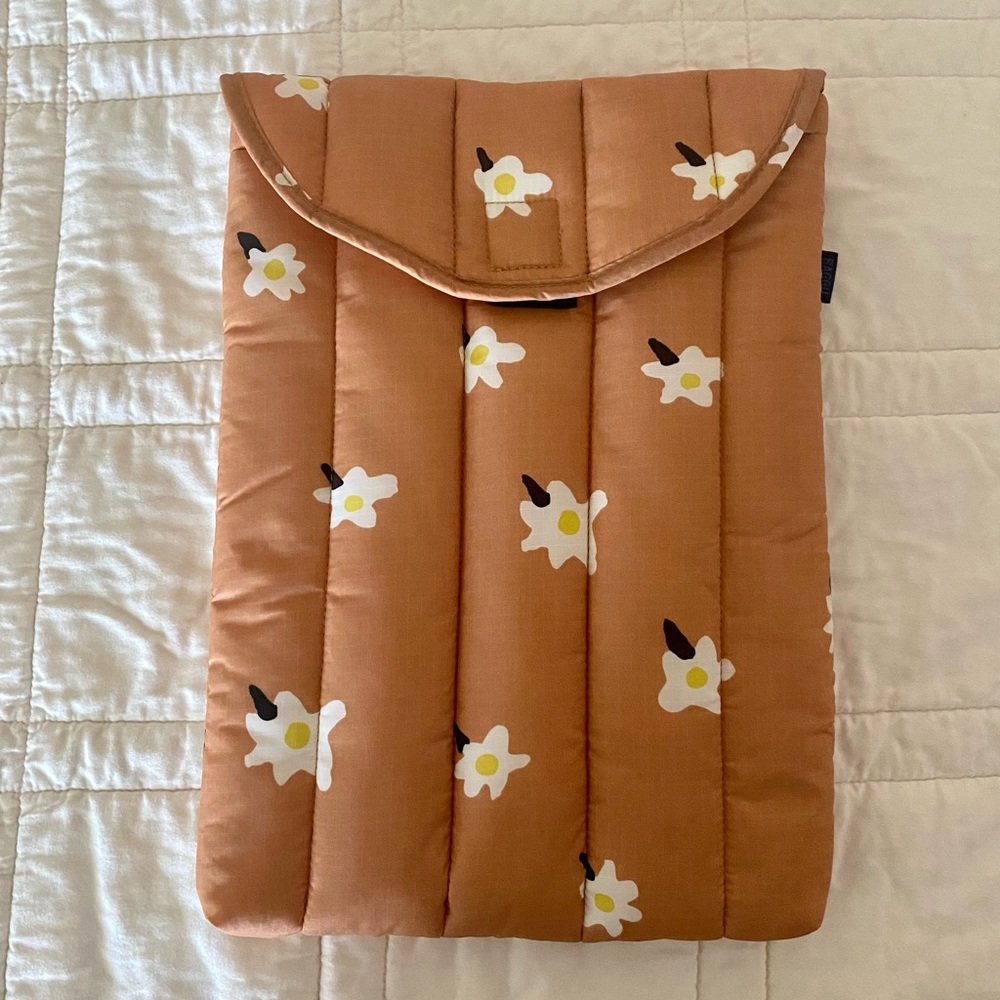 Baggu Puffy Laptop Sleeve